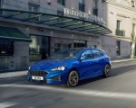 2019 Ford Focus Hatchback ST-Line Front Three-Quarter Wallpapers 150x120 (2)