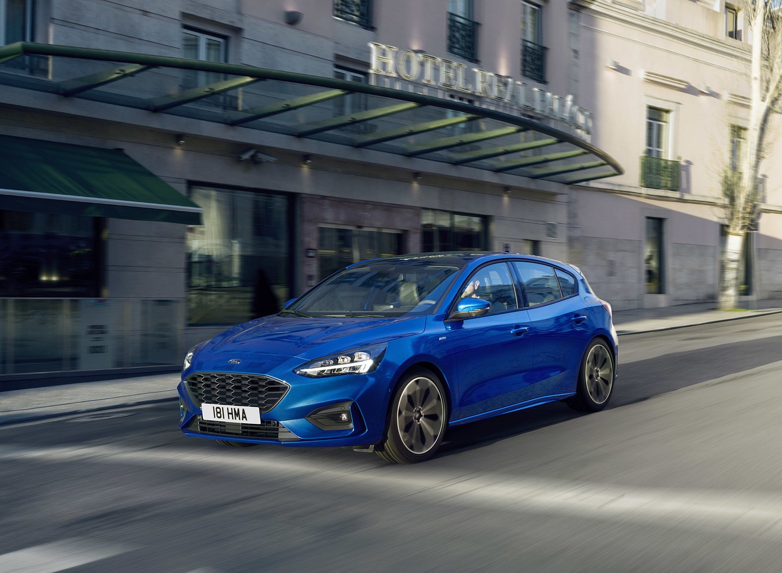 2019 Ford Focus Hatchback ST-Line Front Three-Quarter Wallpapers (2)