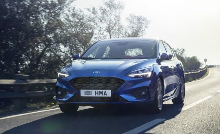 2019 Ford Focus Hatchback ST-Line Front Wallpapers 450x275 (1)