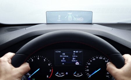 2019 Ford Focus Hatchback ST-Line Interior Head-Up Display Wallpapers 450x275 (27)