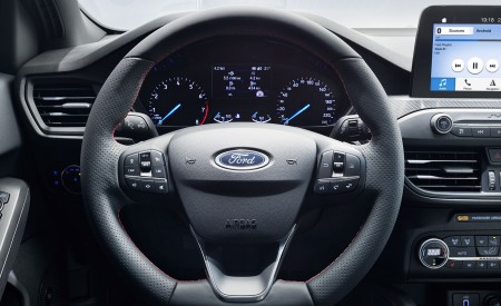 2019 Ford Focus Hatchback ST-Line Interior Steering Wheel Wallpapers 450x275 (24)
