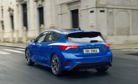 2019 Ford Focus Hatchback ST-Line Rear Three-Quarter Wallpapers 450x275 (4)