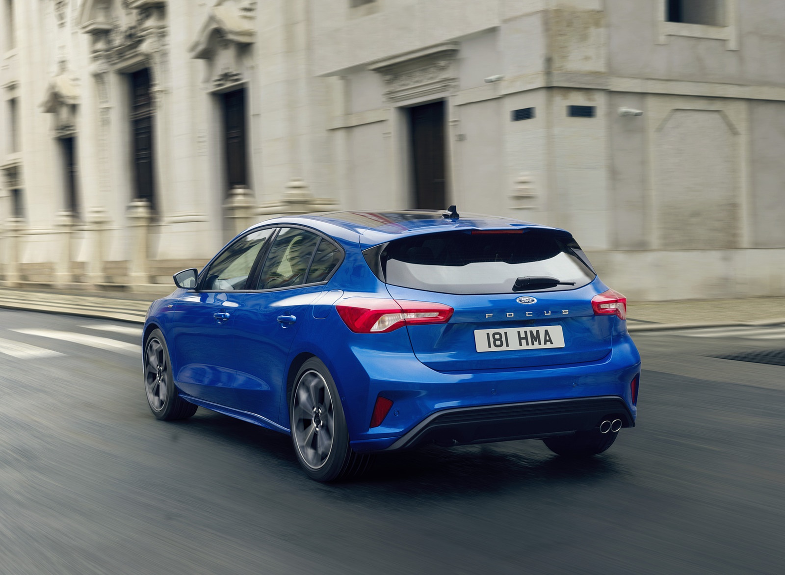 2019 Ford Focus Hatchback ST-Line Rear Three-Quarter Wallpapers #4 of 90