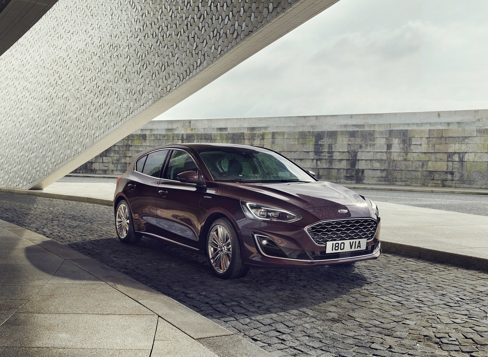 2019 Ford Focus Hatchback Vignale Front Three-Quarter Wallpapers #38 of 90