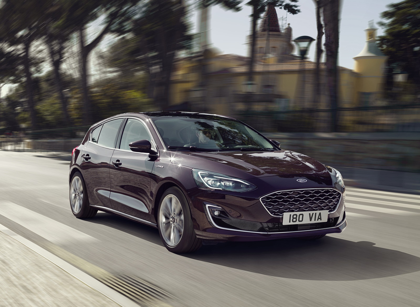 2019 Ford Focus Hatchback Vignale Front Three-Quarter Wallpapers #34 of 90