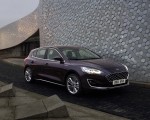 2019 Ford Focus Hatchback Vignale Front Three-Quarter Wallpapers 150x120 (39)