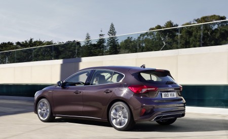 2019 Ford Focus Hatchback Vignale Rear Three-Quarter Wallpapers 450x275 (36)