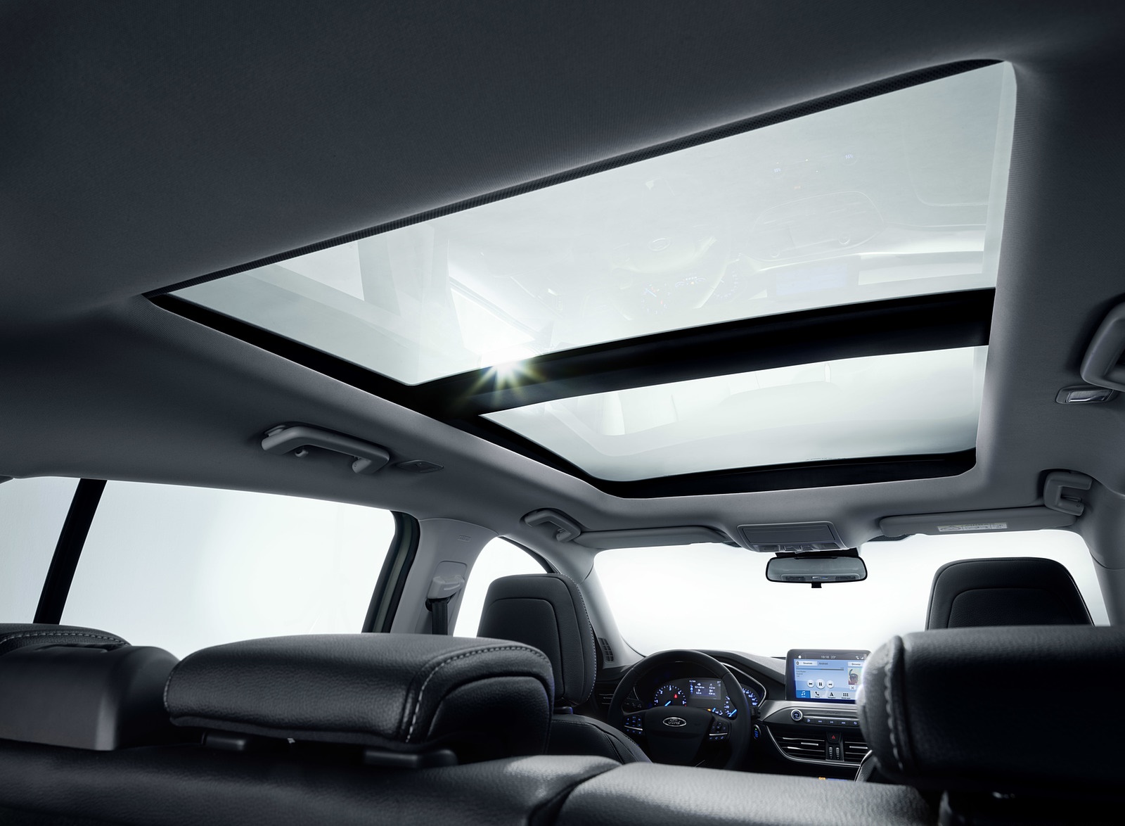 2019 Ford Focus Wagon Titanium Panoramic Roof Wallpapers #87 of 90