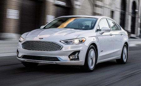 2019 Ford Fusion Front Three-Quarter Wallpapers 450x275 (4)