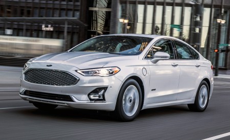 2019 Ford Fusion Front Three-Quarter Wallpapers 450x275 (5)