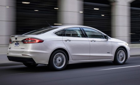 2019 Ford Fusion Rear Three-Quarter Wallpapers 450x275 (15)