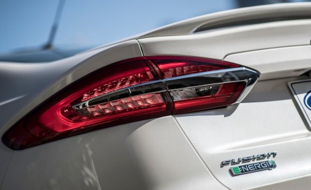 2019 Ford Fusion Tail Light Wallpapers 450x275 (27)