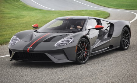 2019 Ford GT Carbon Series Front Three-Quarter Wallpapers 450x275 (2)