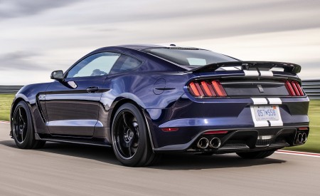 2019 Ford Mustang Shelby GT350 Rear Three-Quarter Wallpapers 450x275 (4)