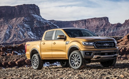 2019 Ford Ranger Front Three-Quarter Wallpapers 450x275 (13)