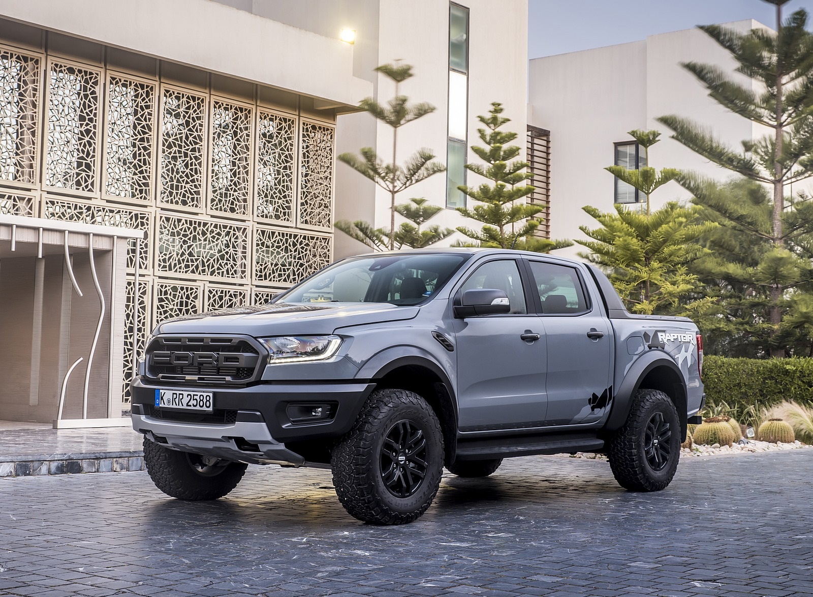 2019 Ford Ranger Raptor (Color: Conquer Grey) Front Three-Quarter Wallpapers #47 of 192