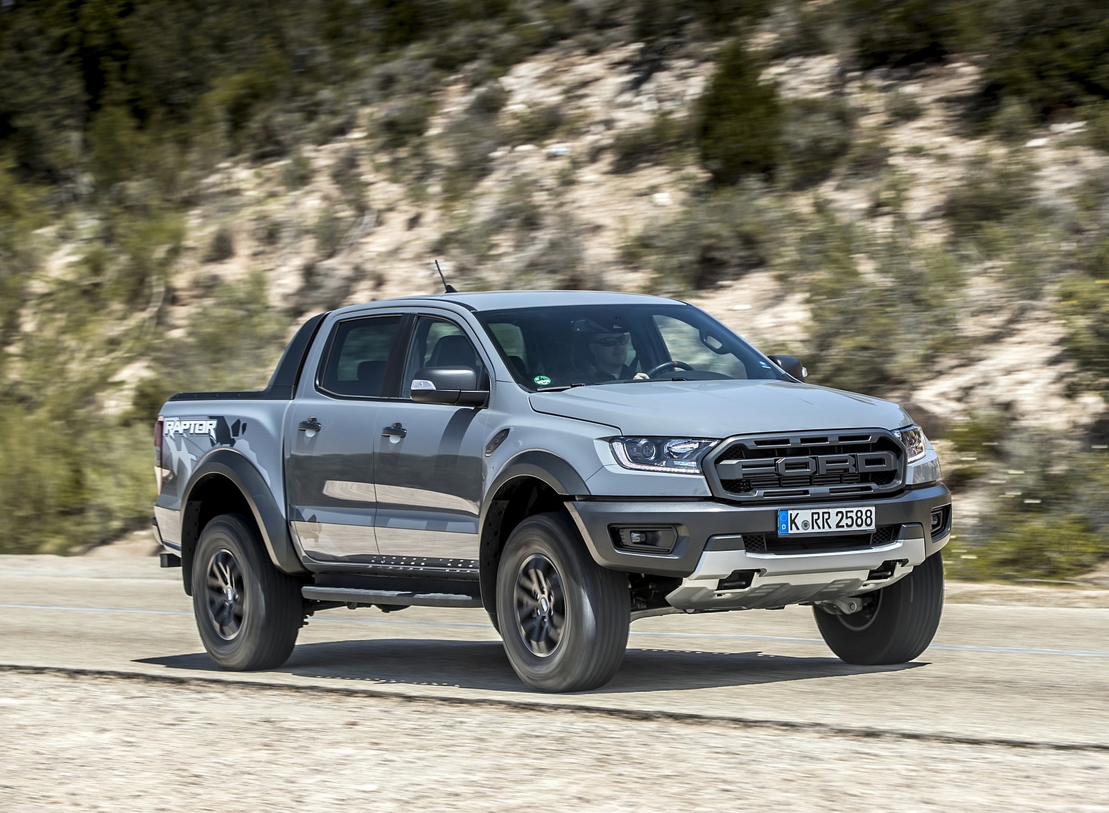 2019 Ford Ranger Raptor (Color: Conquer Grey) Front Three-Quarter Wallpapers #11 of 192