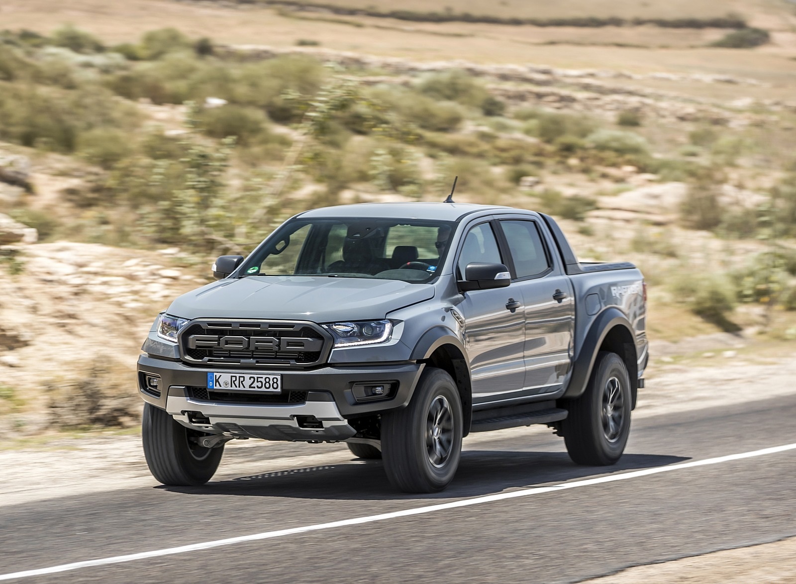 2019 Ford Ranger Raptor (Color: Conquer Grey) Front Three-Quarter Wallpapers #3 of 192