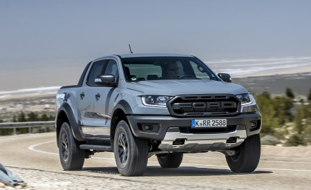 2019 Ford Ranger Raptor (Color: Conquer Grey) Front Three-Quarter Wallpapers 450x275 (12)