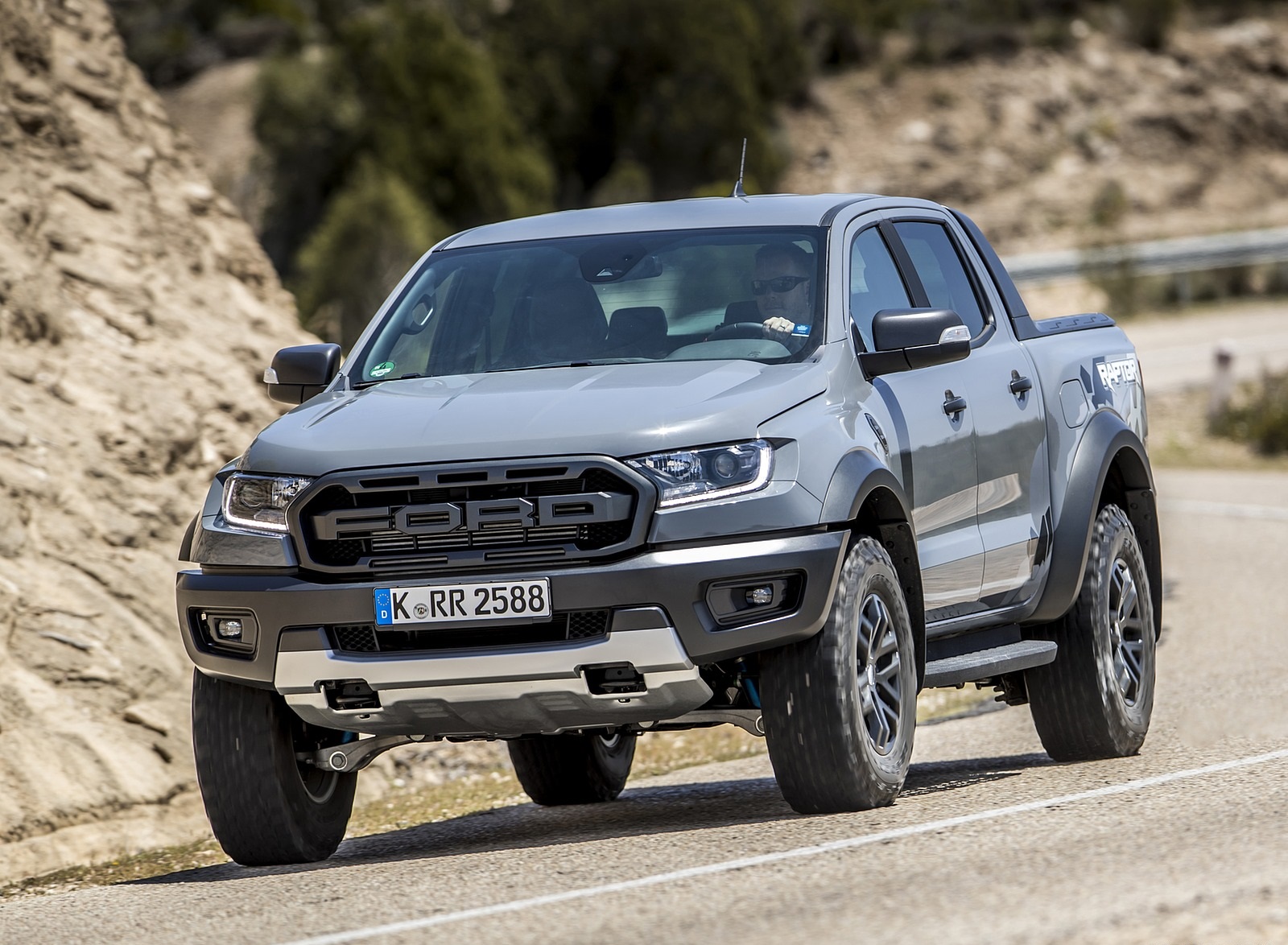 2019 Ford Ranger Raptor (Color: Conquer Grey) Front Three-Quarter Wallpapers #13 of 192