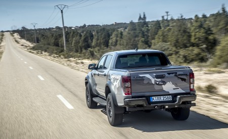 2019 Ford Ranger Raptor (Color: Conquer Grey) Rear Wallpapers 450x275 (10)