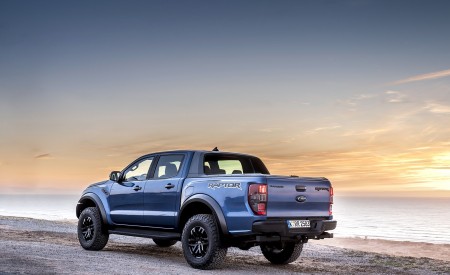 2019 Ford Ranger Raptor (Color: Performance Blue) Rear Three-Quarter Wallpapers 450x275 (136)