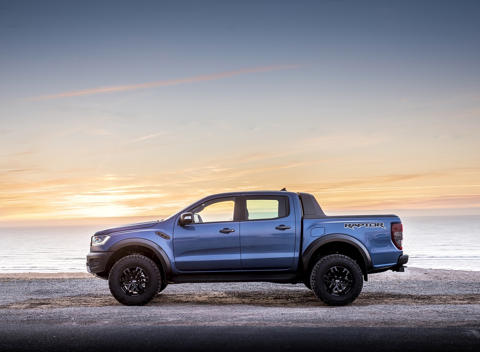 2019 Ford Ranger Raptor (Color: Performance Blue) Side Wallpapers #138 of 192