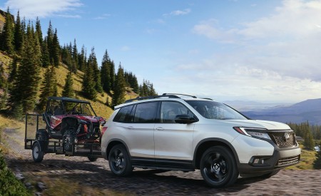 2019 Honda Passport Front Three-Quarter Wallpapers 450x275 (8)