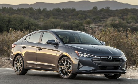 2019 Hyundai Elantra Front Three-Quarter Wallpapers 450x275 (5)