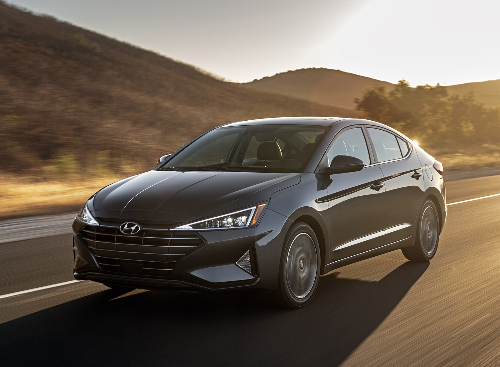 2019 Hyundai Elantra Front Three-Quarter Wallpapers (1)