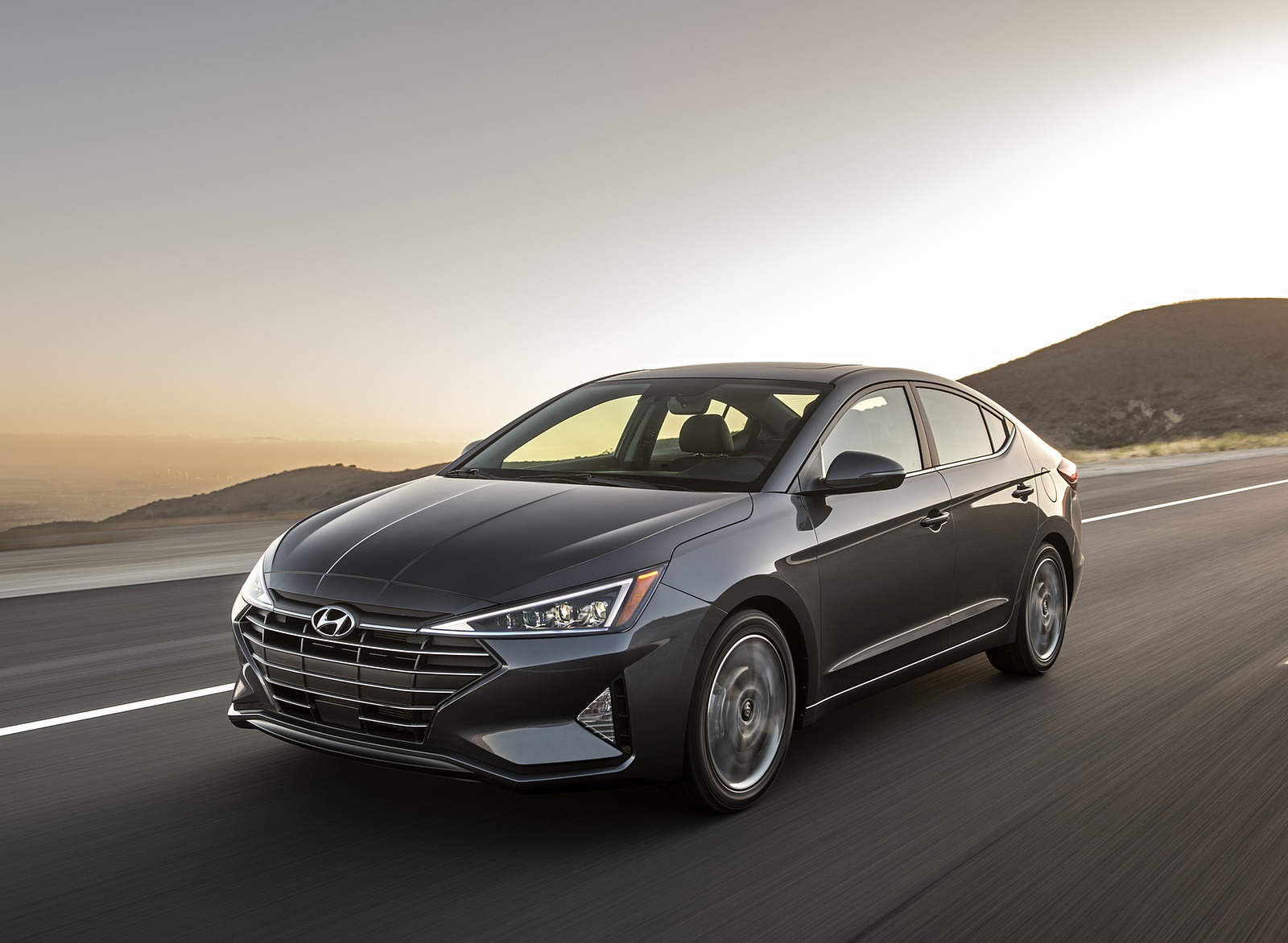 2019 Hyundai Elantra Front Three-Quarter Wallpapers (2)