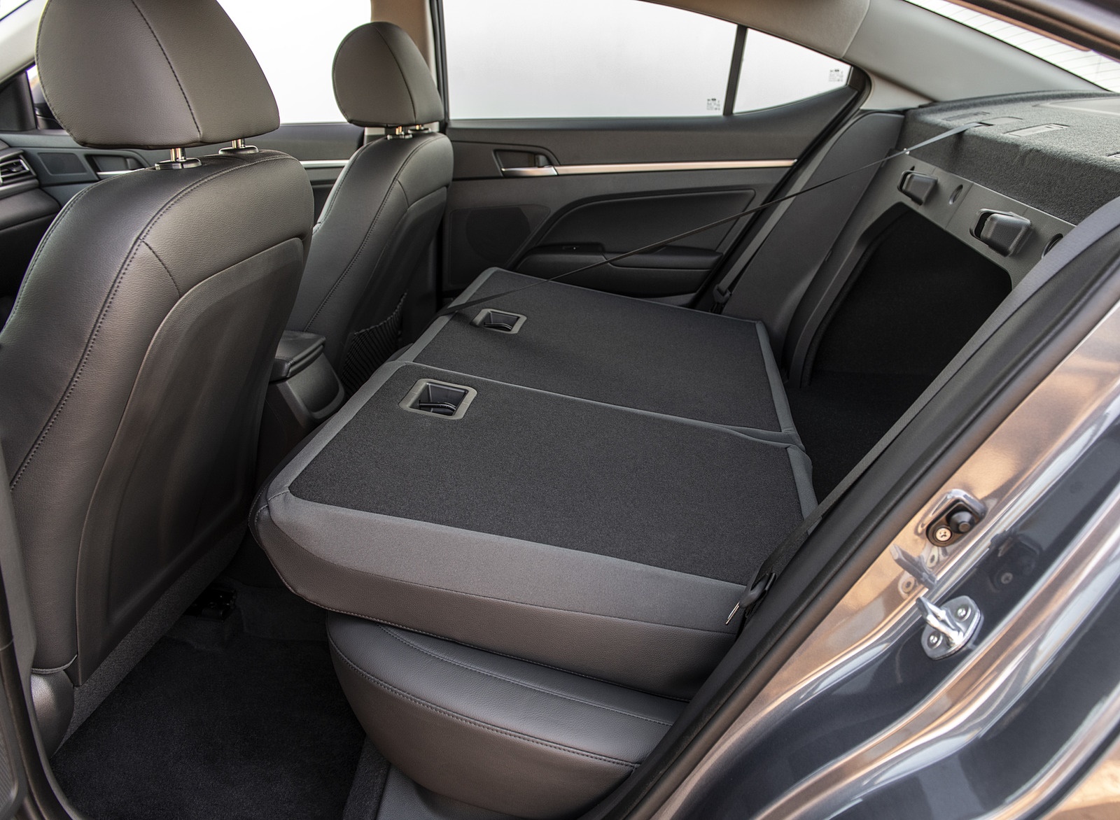 2019 Hyundai Elantra Interior Rear Seats Wallpapers #20 of 27