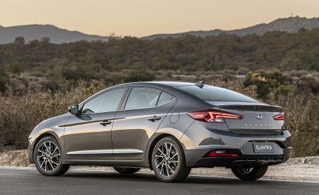 2019 Hyundai Elantra Rear Three-Quarter Wallpapers 450x275 (8)