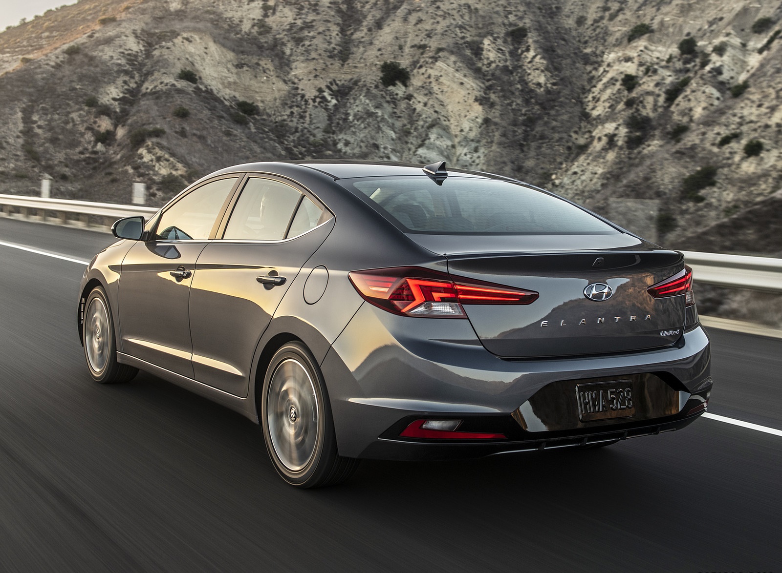 2019 Hyundai Elantra Rear Three-Quarter Wallpapers #4 of 27