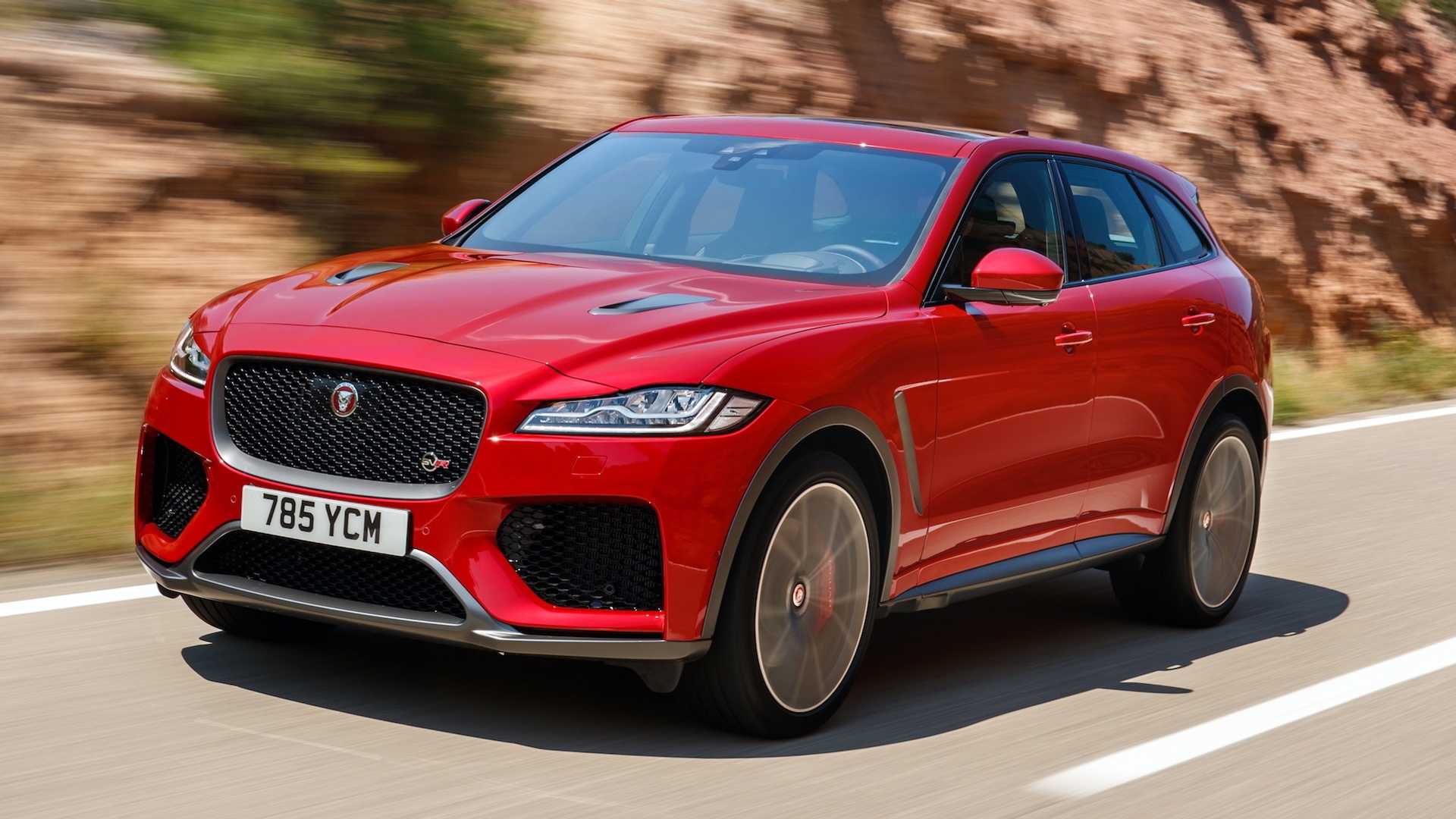 2019 Jaguar F-Pace SVR (Color: Firenze Red) Front Three-Quarter Wallpapers #31 of 102