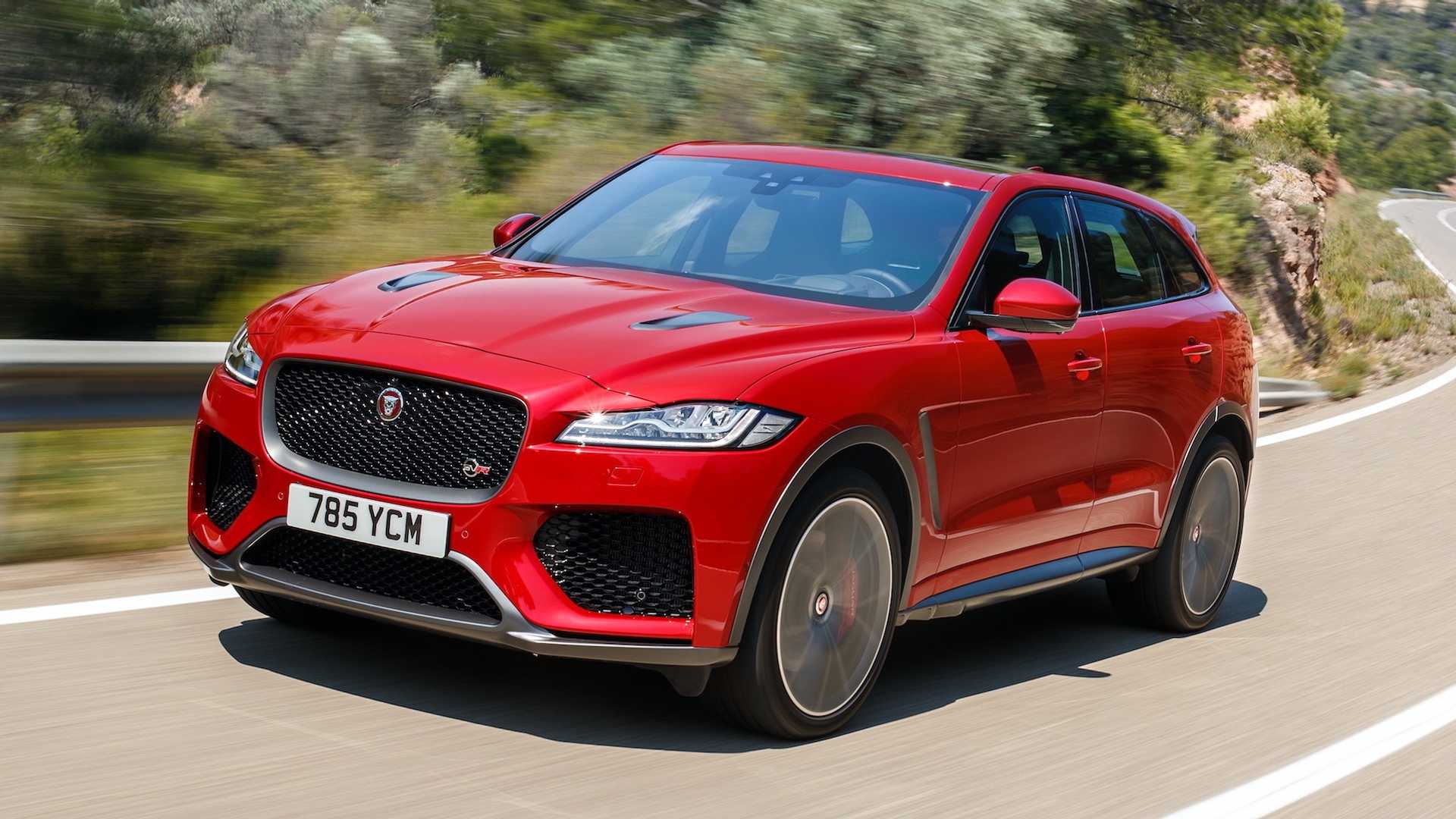 2019 Jaguar F-Pace SVR (Color: Firenze Red) Front Three-Quarter Wallpapers (3)