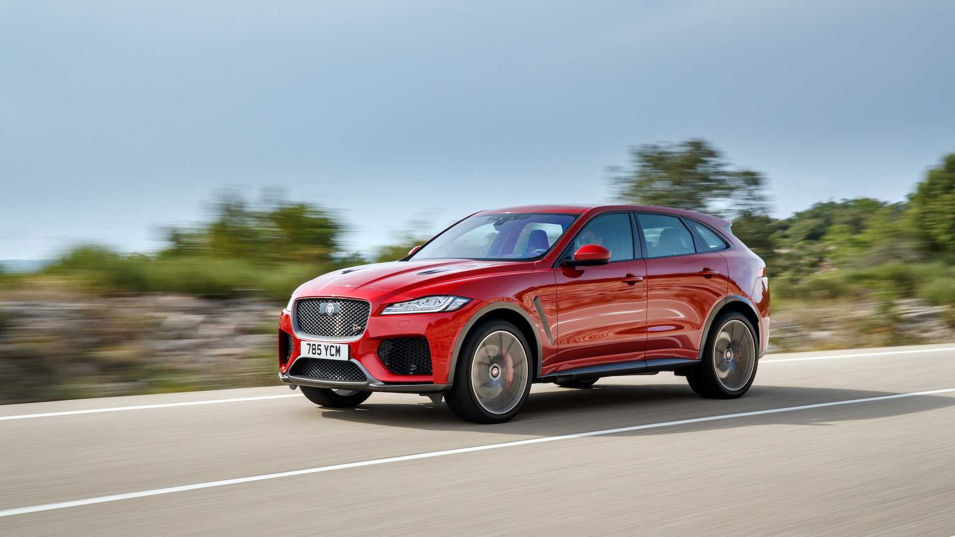 2019 Jaguar F-Pace SVR (Color: Firenze Red) Front Three-Quarter Wallpapers (4)