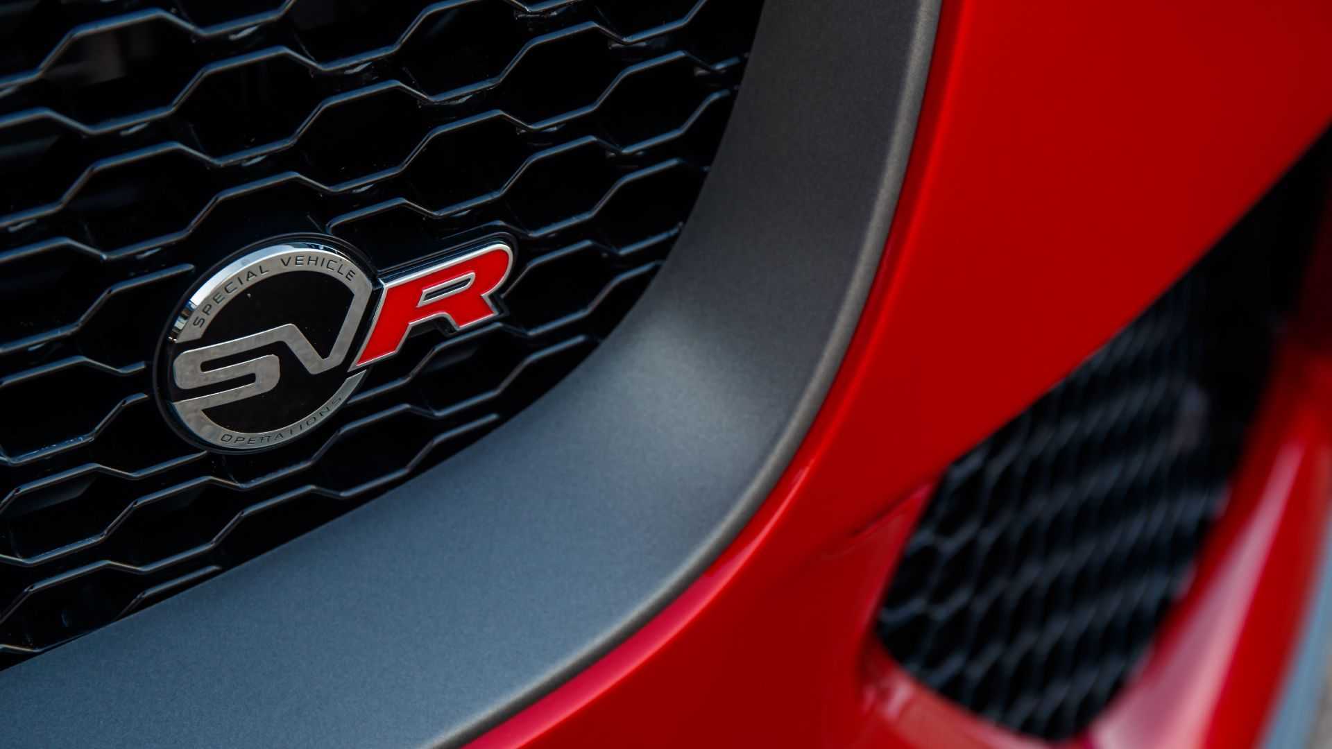 2019 Jaguar F-Pace SVR (Color: Firenze Red) Grill Wallpapers #43 of 102