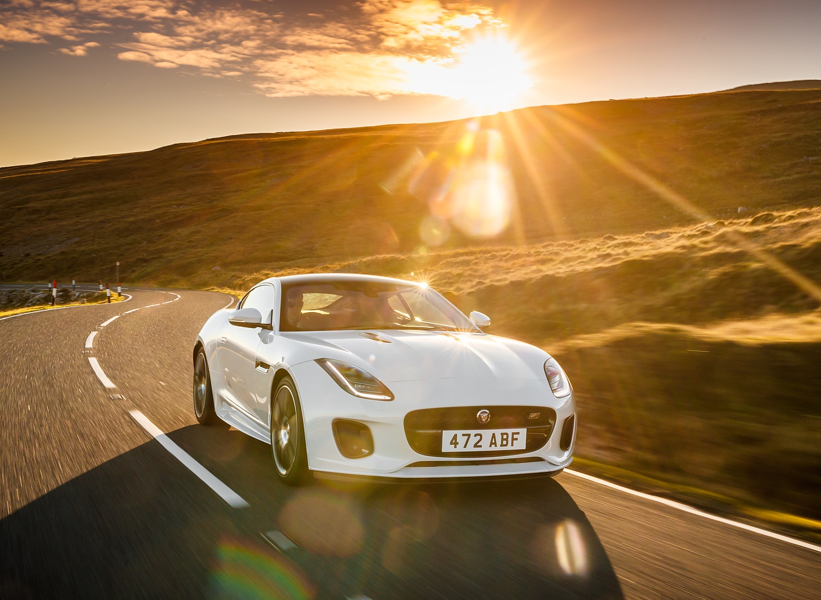 2019 Jaguar F-Type Chequered Flag Edition Front Three-Quarter Wallpapers #2 of 18