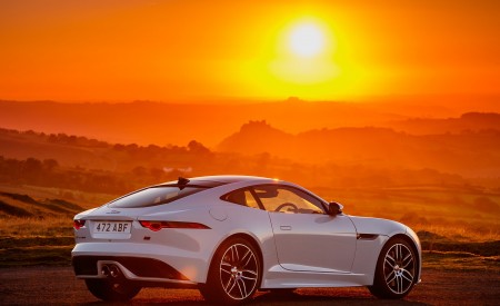 2019 Jaguar F-Type Chequered Flag Edition Rear Three-Quarter Wallpapers 450x275 (9)