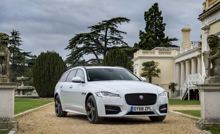 2019 Jaguar XF Sportbrake 20d AWD R-Sport Front Three-Quarter Wallpapers 450x275 (28)