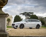 2019 Jaguar XF Sportbrake 20d AWD R-Sport Front Three-Quarter Wallpapers 150x120 (14)