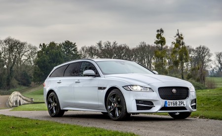 2019 Jaguar XF Sportbrake 20d AWD R-Sport Front Three-Quarter Wallpapers 450x275 (18)