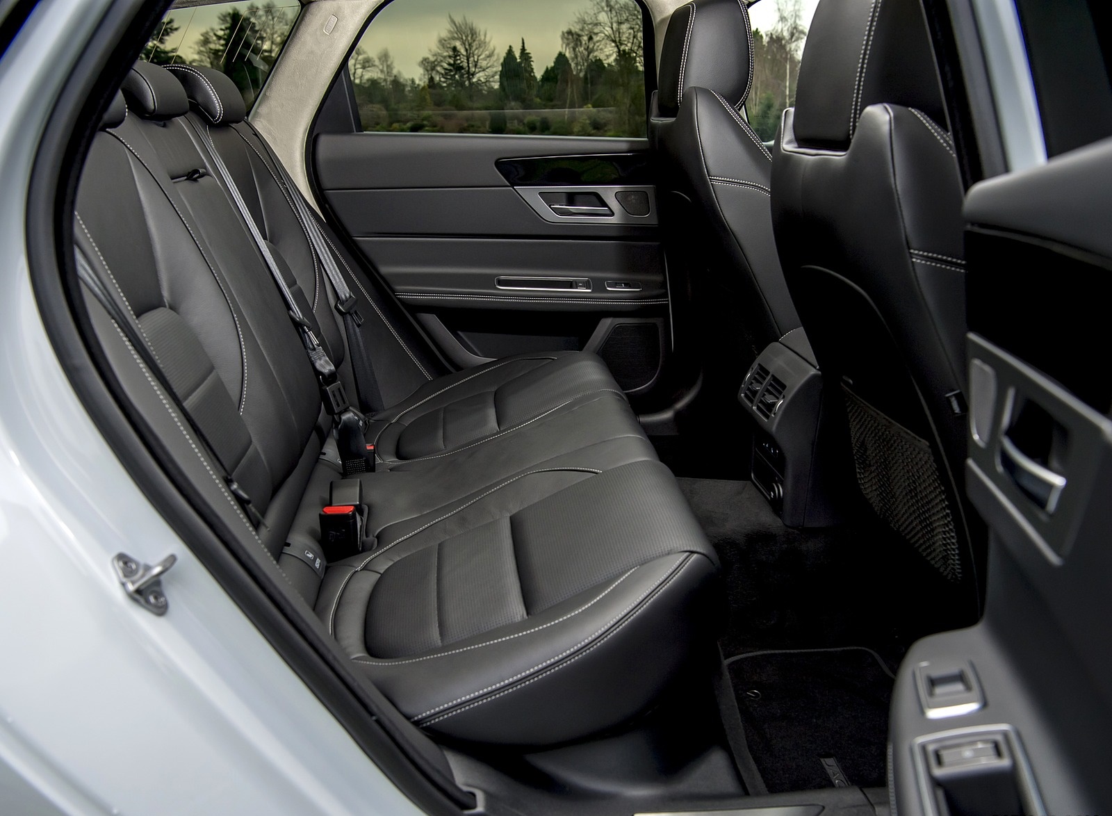 2019 Jaguar XF Sportbrake 20d AWD R-Sport Interior Rear Seats Wallpapers #47 of 51