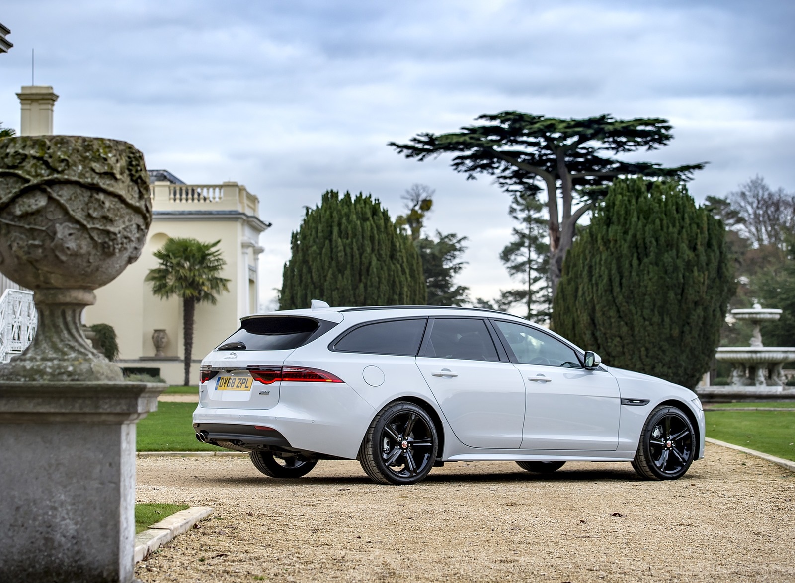 2019 Jaguar XF Sportbrake 20d AWD R-Sport Rear Three-Quarter Wallpapers #31 of 51