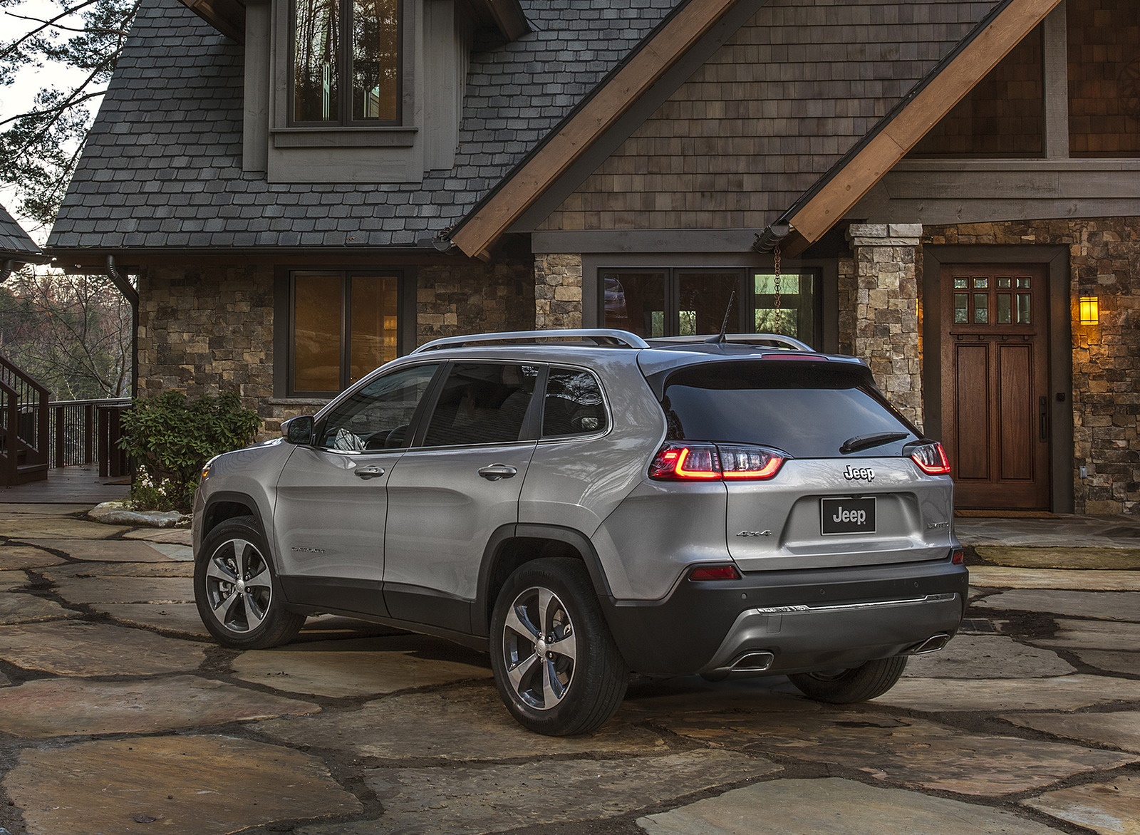 2019 Jeep Cherokee Limited Rear Three-Quarter Wallpapers #54 of 75