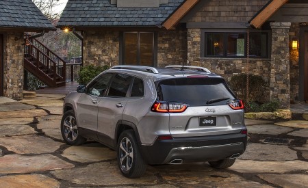 2019 Jeep Cherokee Limited Rear Three-Quarter Wallpapers 450x275 (59)