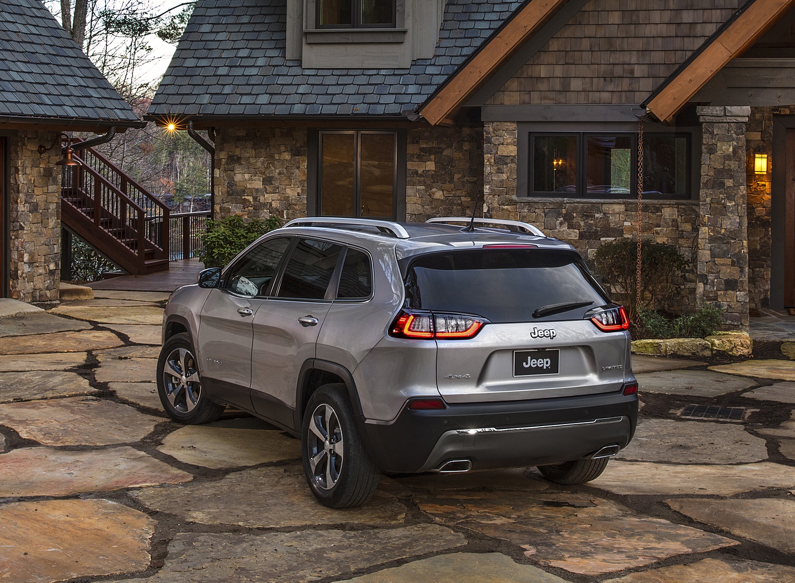 2019 Jeep Cherokee Limited Rear Three-Quarter Wallpapers #59 of 75