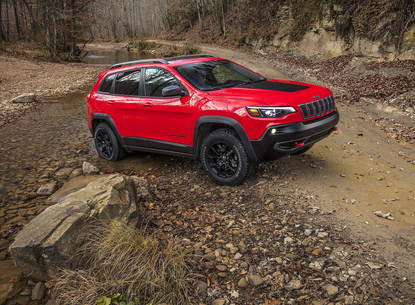 2019 Jeep Cherokee Trailhawk Front Three-Quarter Wallpapers #40 of 75