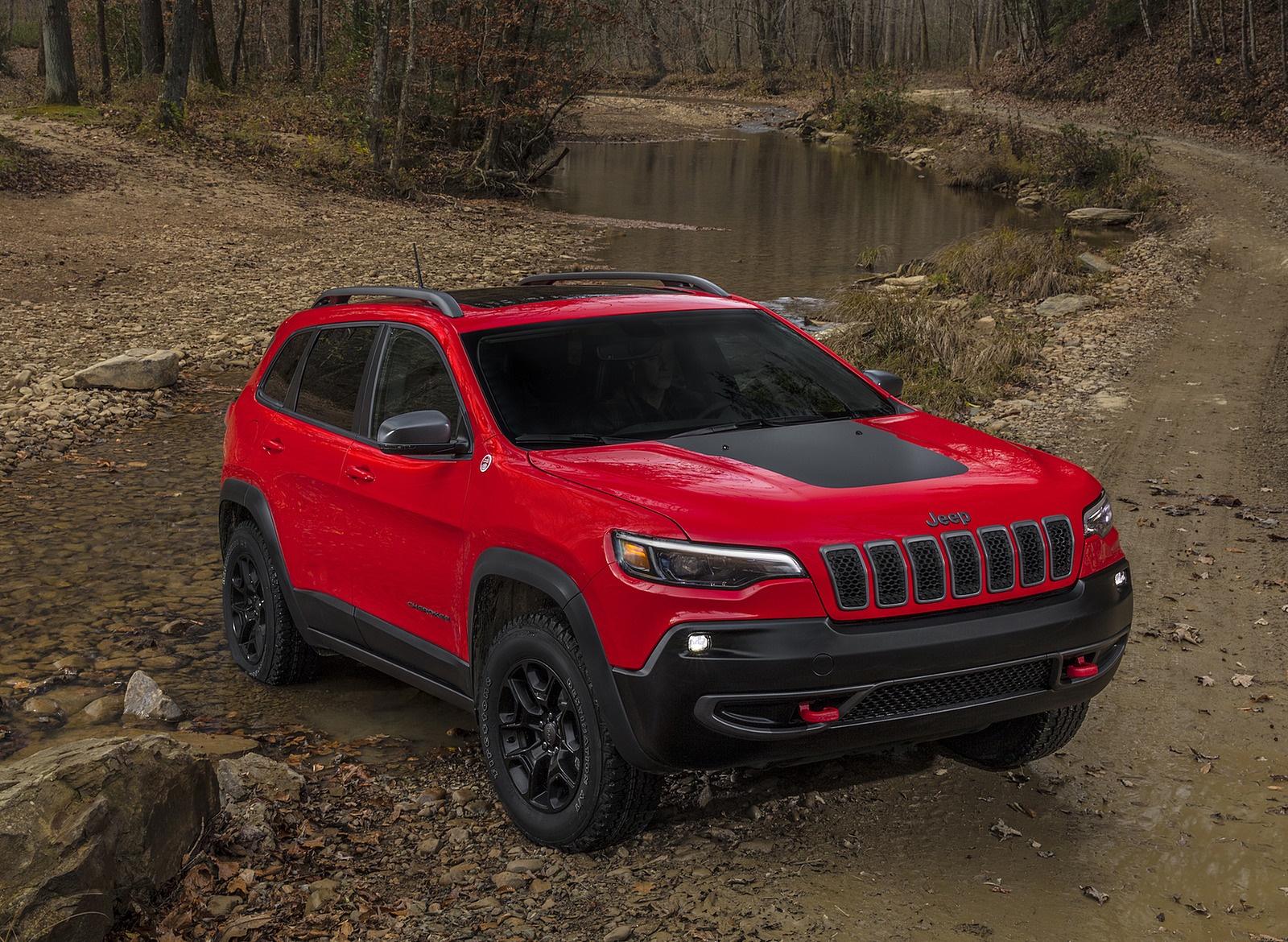 2019 Jeep Cherokee Trailhawk Front Three-Quarter Wallpapers #39 of 75